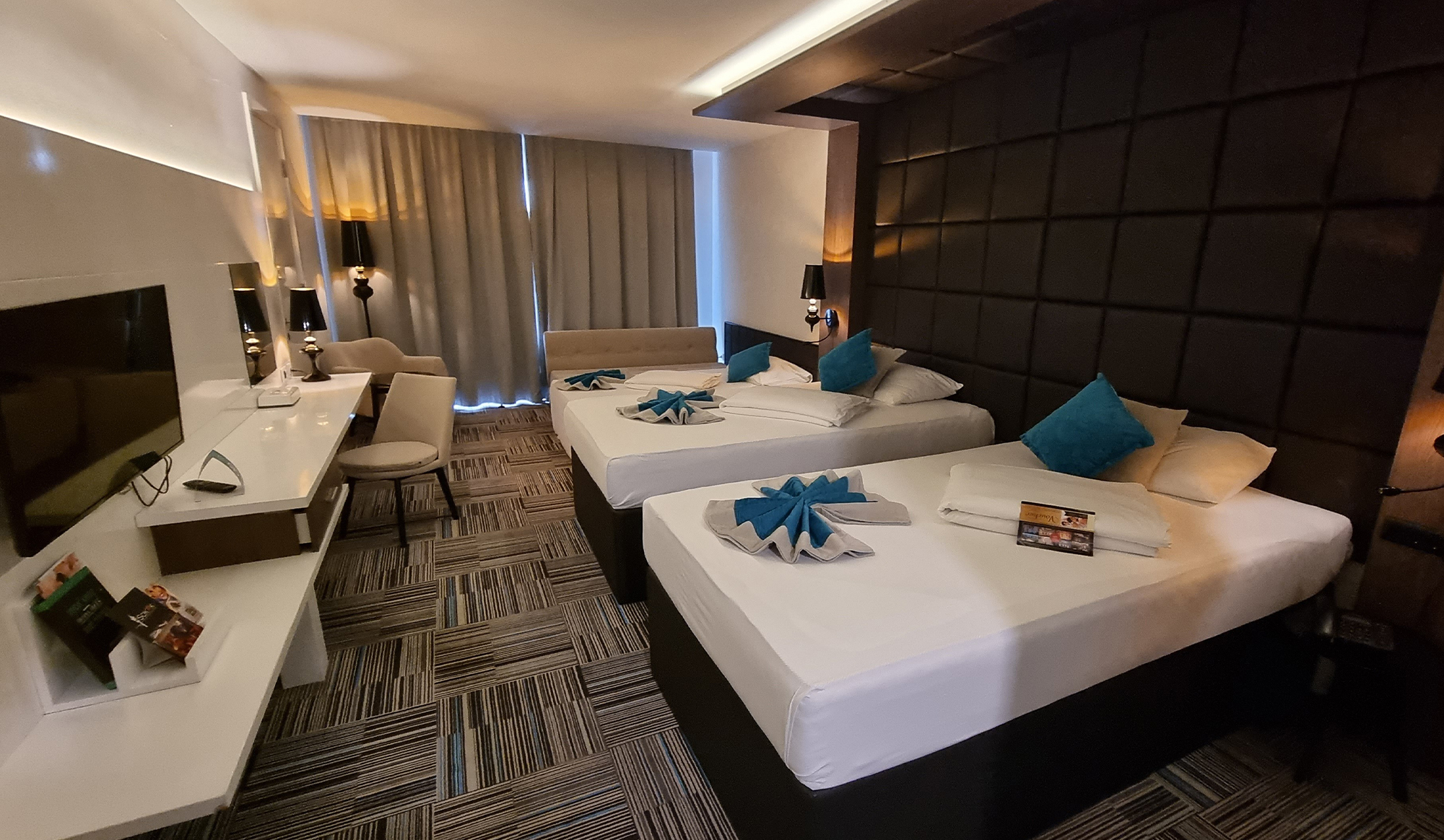 Hotel Hills inside 3-2
